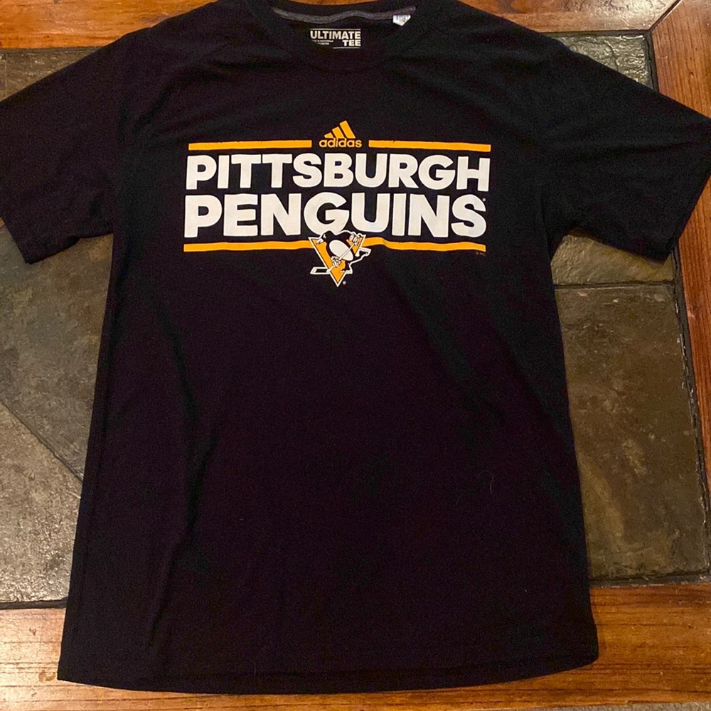 Men’s size medium penguins bundle